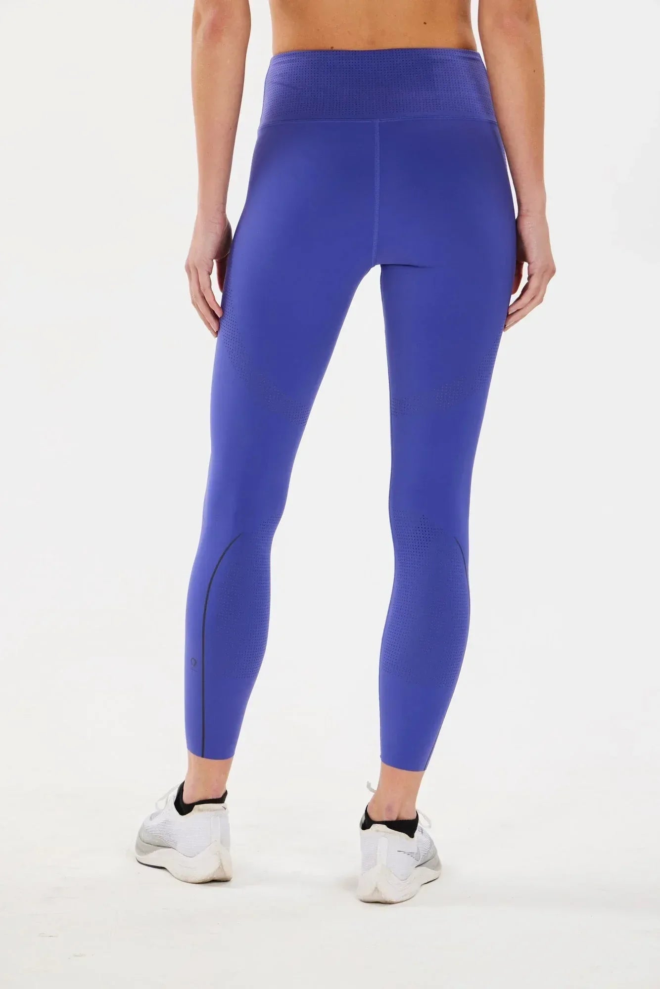 alrn-78-perforated-tight-alwrld-evolve-fit-wear-355767 - Evolve Fit Wear - alrn-78-perforated-tight-alwrld-evolve-fit-wear-355767