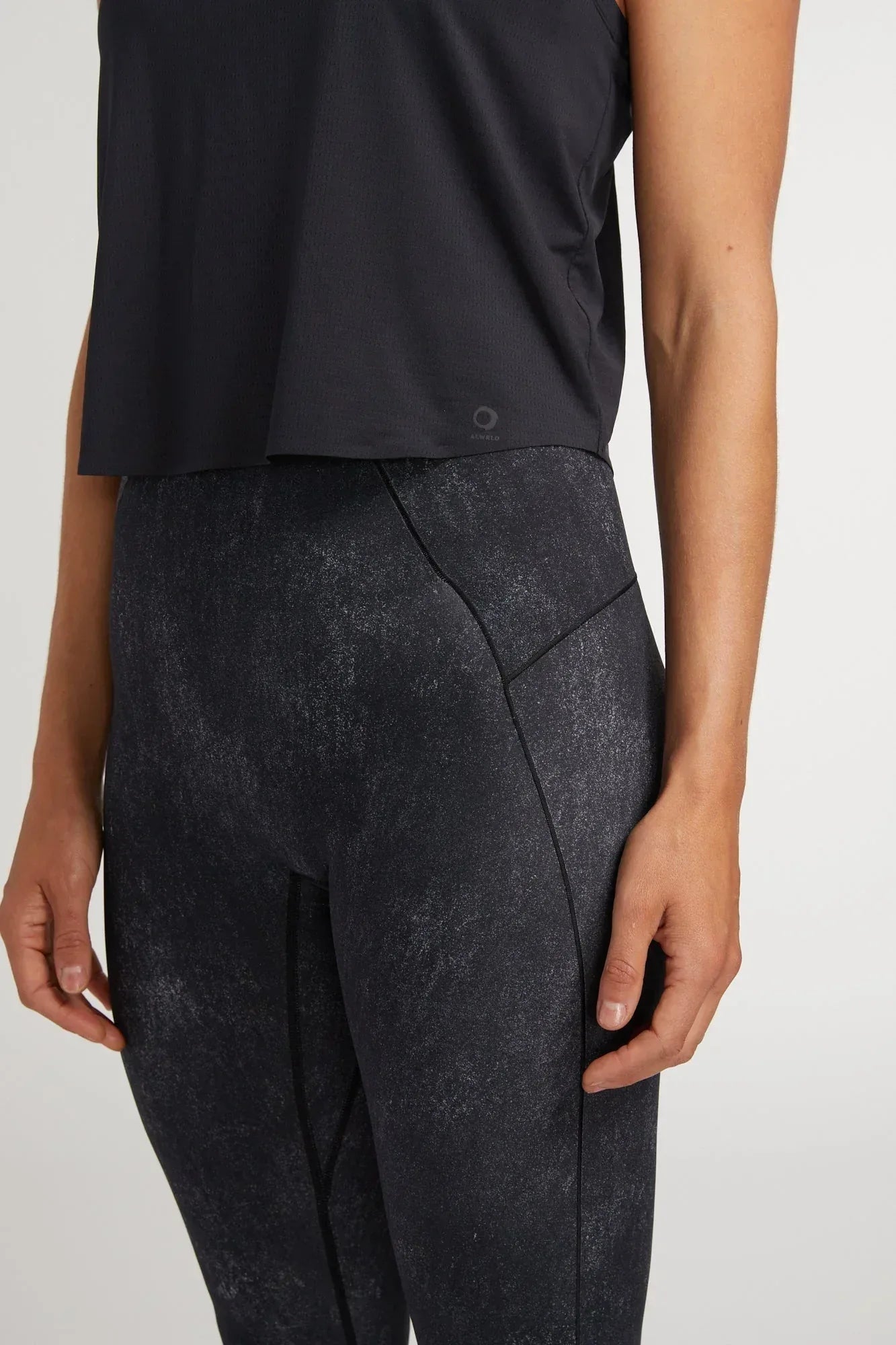 alrn-crop-mesh-singlet-alwrld-evolve-fit-wear-433883 - Evolve Fit Wear - alrn-crop-mesh-singlet-alwrld-evolve-fit-wear-433883