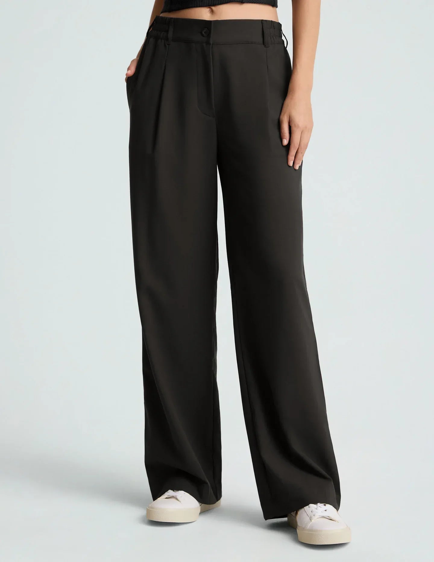 sleek tailored trousers with stretch for everyday elegance