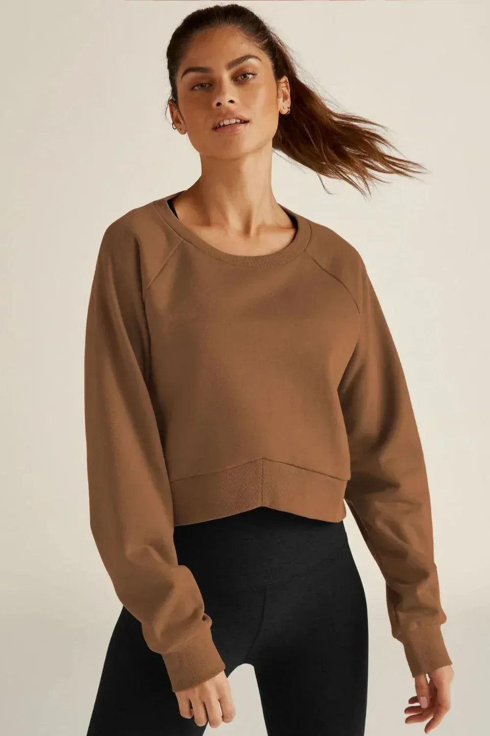 cropped pullover with soft stretch and style – toffee