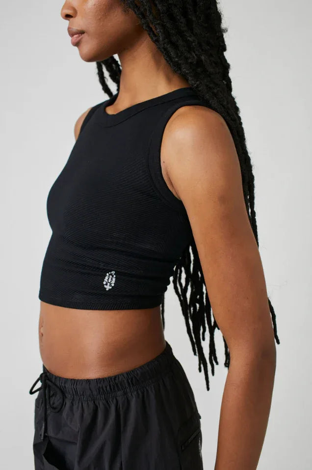 sleek cropped muscle tank ribbed knit – black
