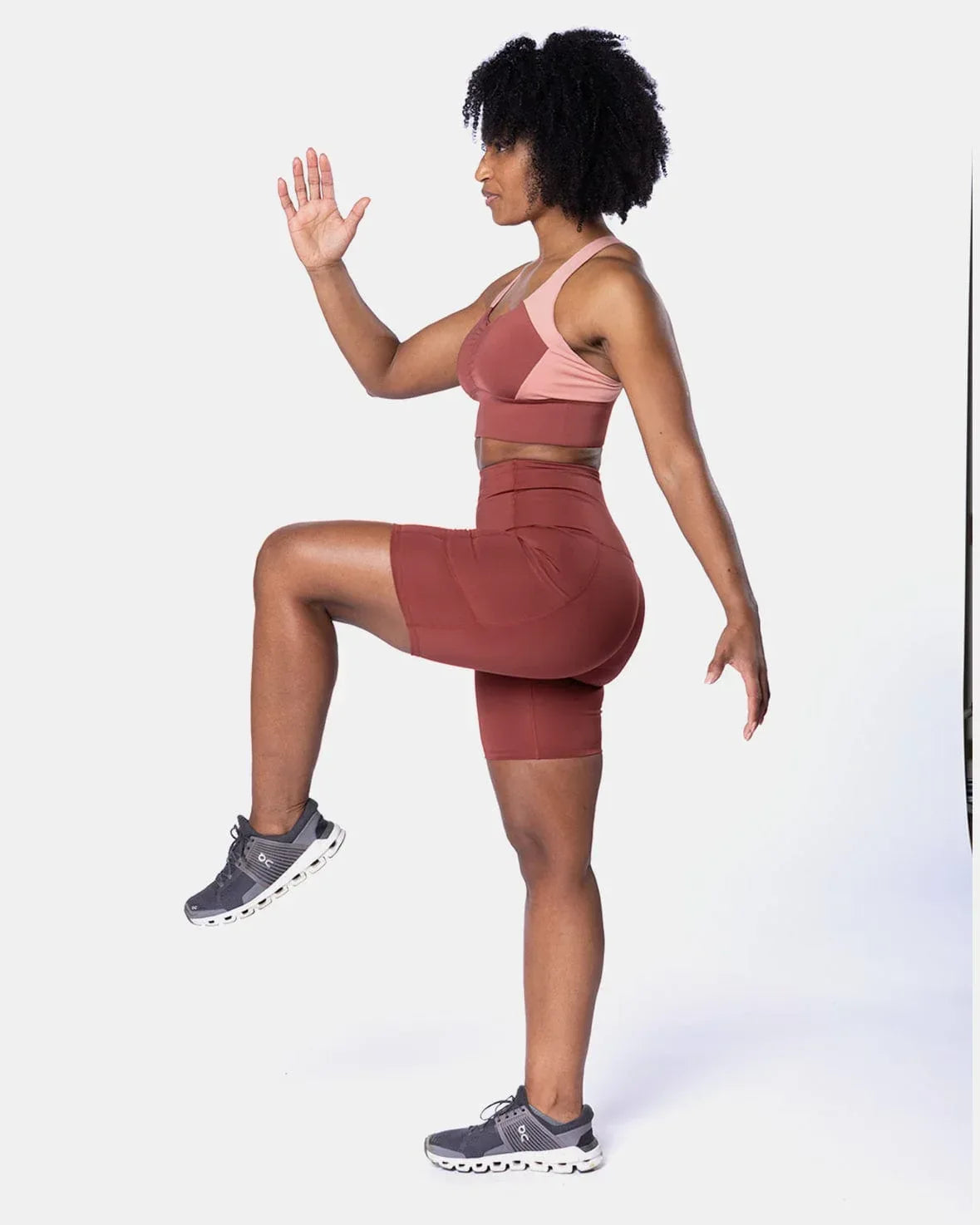 SS22-Handful-Sports-Bra-Gametime-RootedSide - Evolve Fit Wear - SS22-Handful-Sports-Bra-Gametime-RootedSide